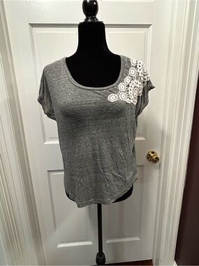 Forever 21 medium gray white lace women short sleeve shirt work casual doily